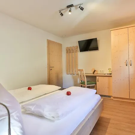 Joergishof Çiftlik konaklama